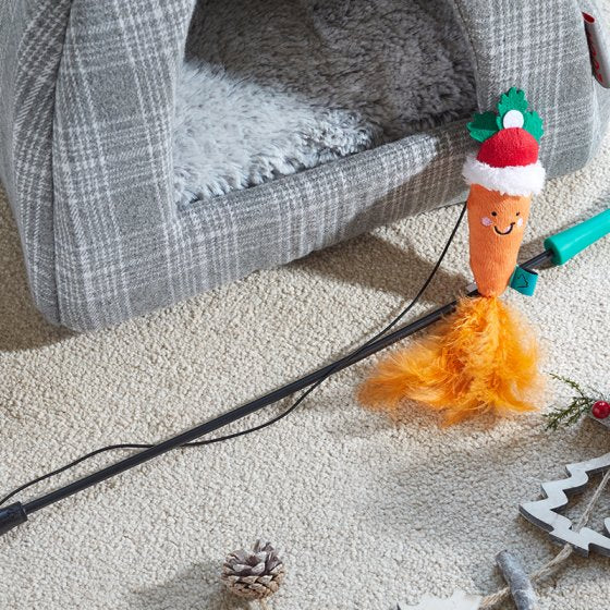Nip-it Santa Carrot Tickle Stick