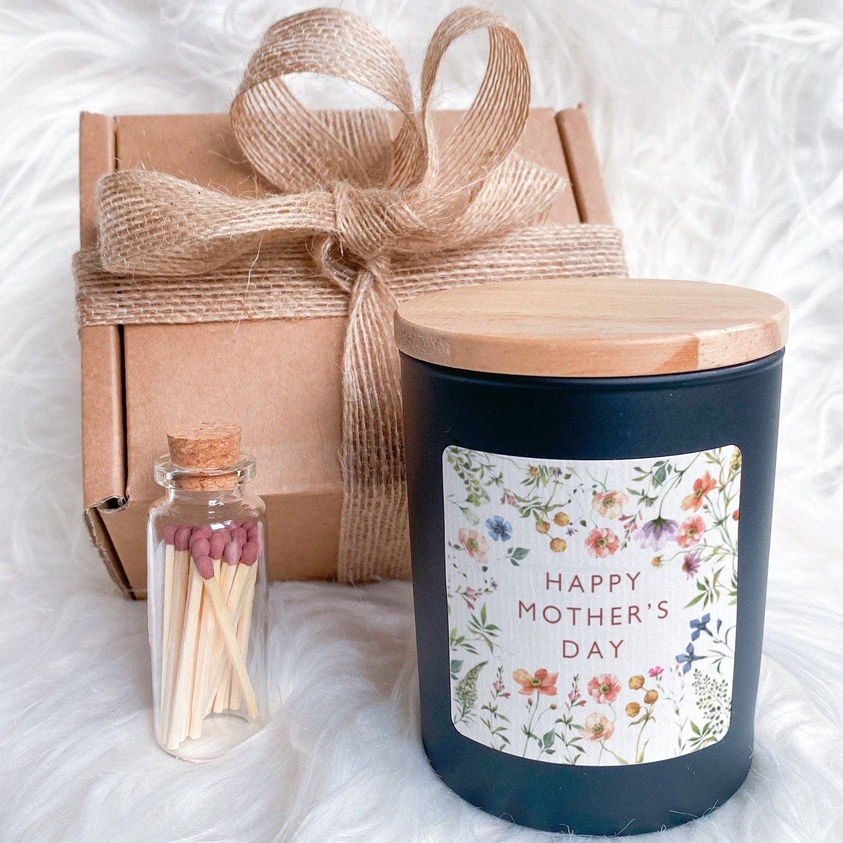 Happy Mother's Day Candle - Black with Wooden Lid - Rose Bouquet