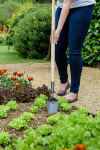 Kent and Stowe Long Handed Trowel